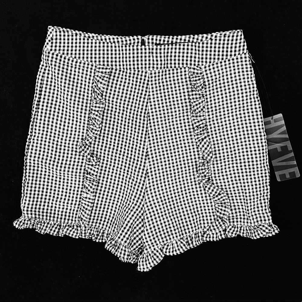 🏁Fully lined Black & White checkered high waist Pinup shorts fitted ruffles NEW - Picture 4 of 9